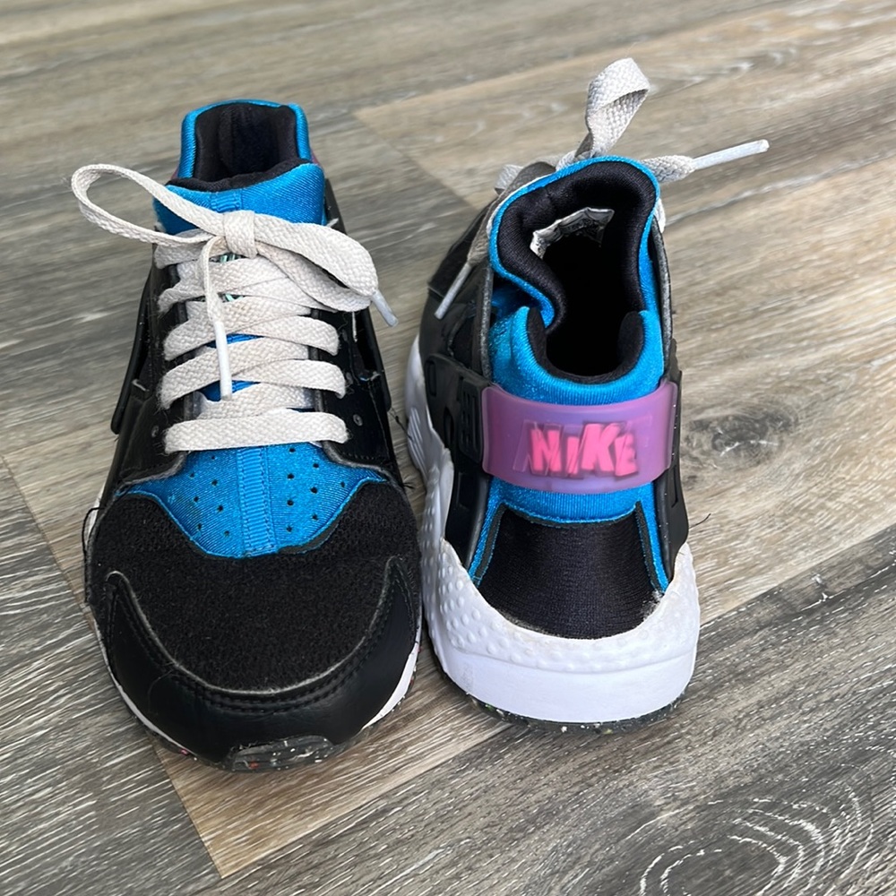 Boys’ Grade School Nike Air Huarache Run - size 3.5